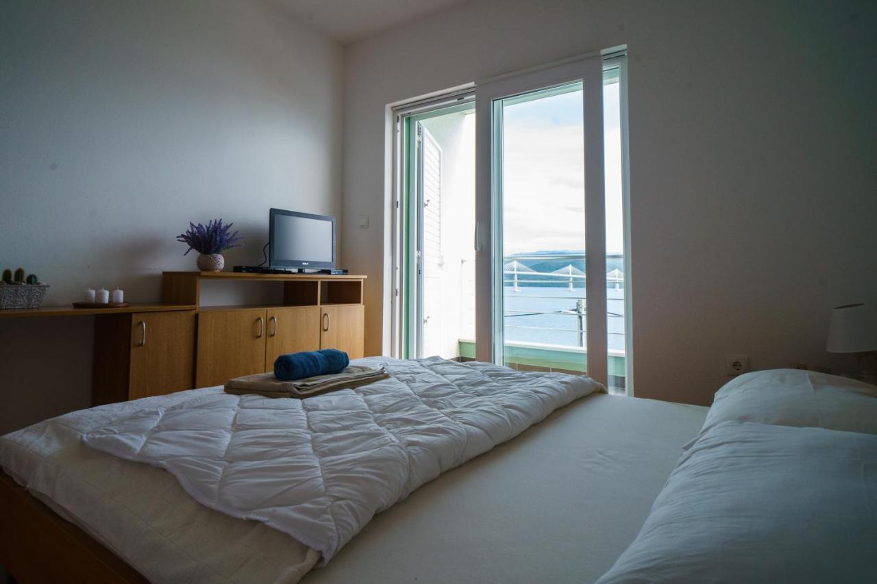Apartment “Bel Ponte” Комарна Екстер'єр фото